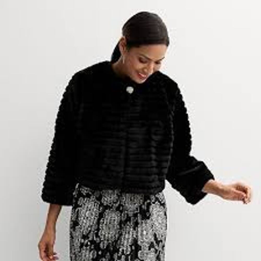Tacera Black Faux Fur Cropped Jacket with Rhinestone Brooch - Size XL